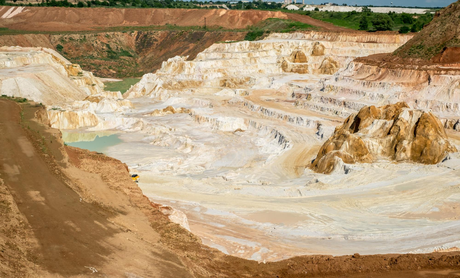 Yüksek Kaliteli Kalsit Üretimi Nasıl Sağlanır?